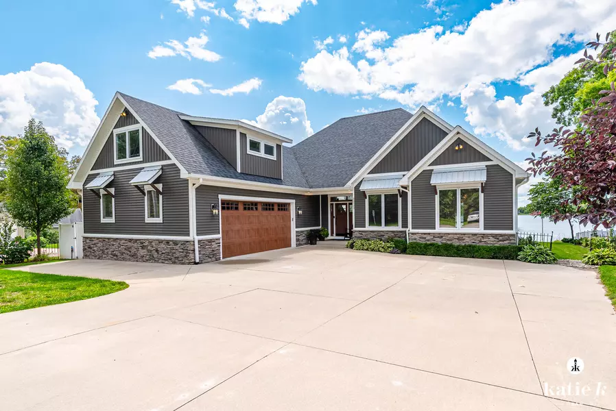22133 Leota Drive, Sand Lake, MI 49343
