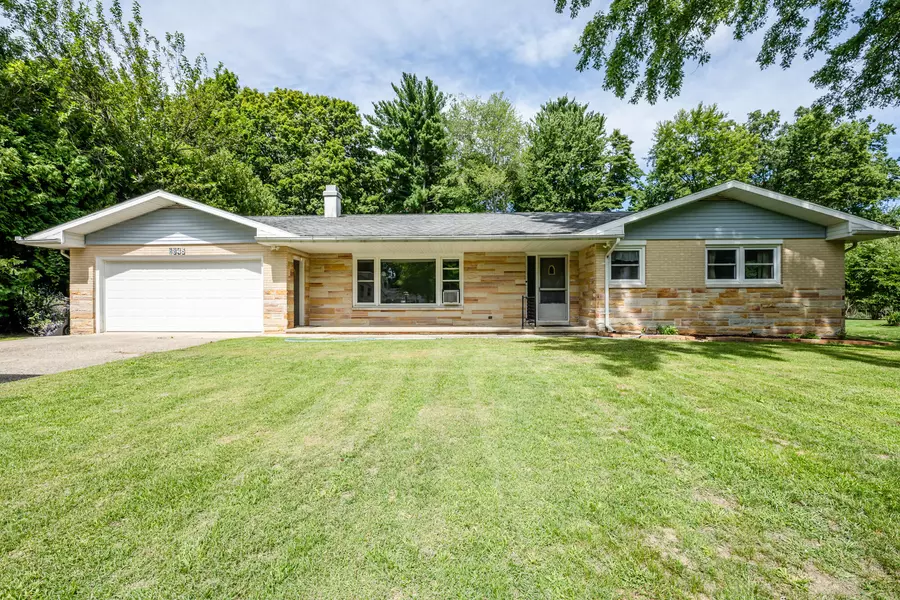6845 Rosemary Drive, Coloma, MI 49038