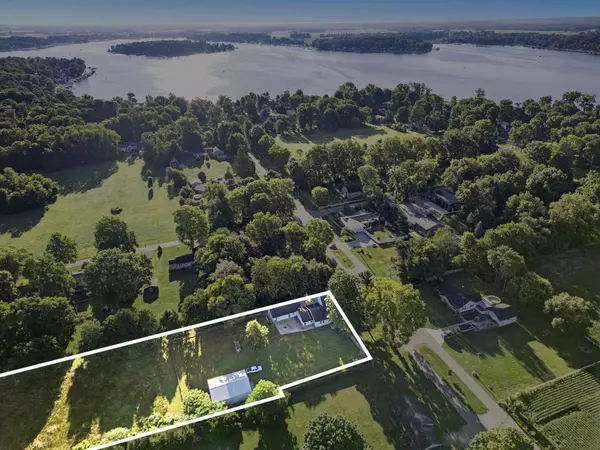 Cassopolis, MI 49031,813 Park Shore Drive