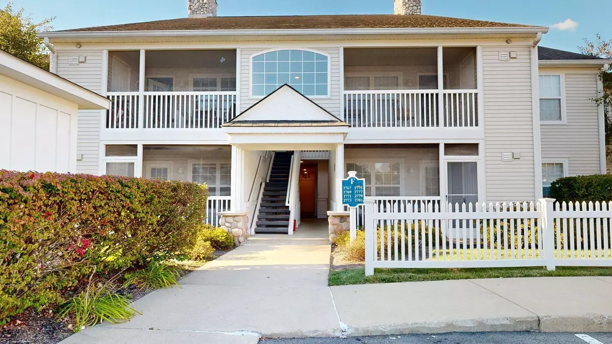 Ann Arbor, MI 48105,2767 S Knightsbridge Circle