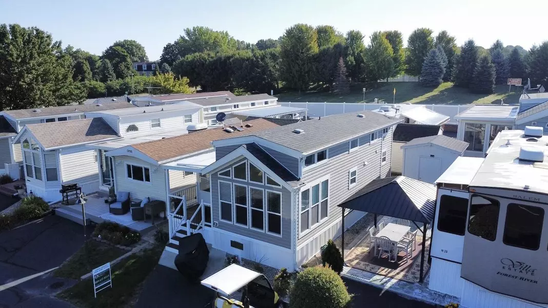 875 E Wells Street #19, South Haven, MI 49090