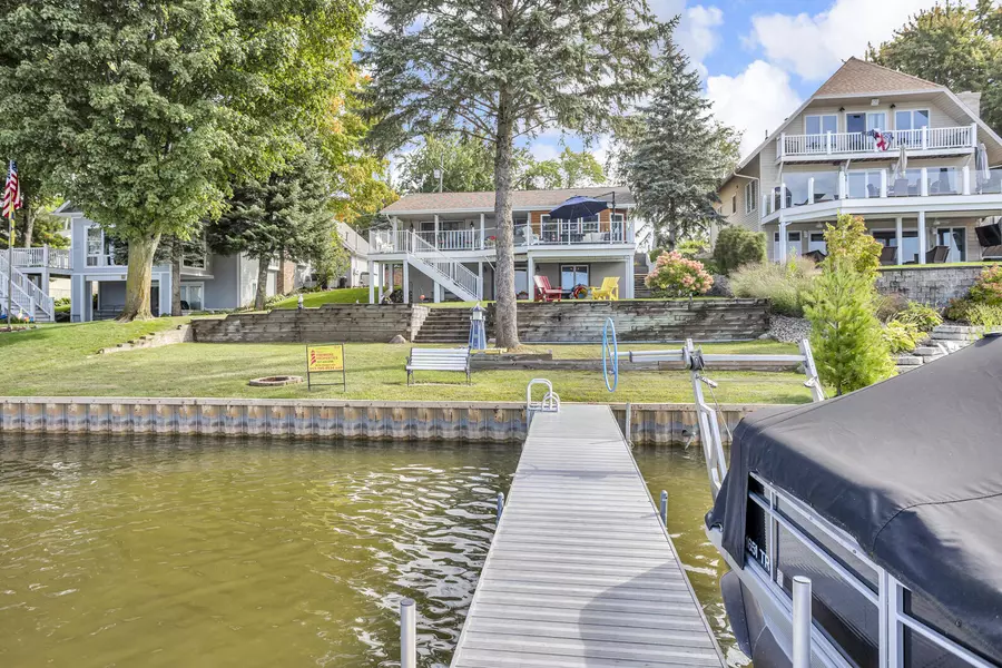 325 Nottingham Drive, Brooklyn, MI 49230