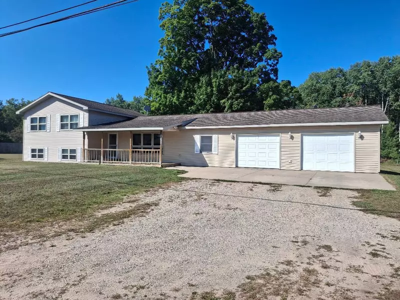 1035 EVART Street, Evart, MI 49631