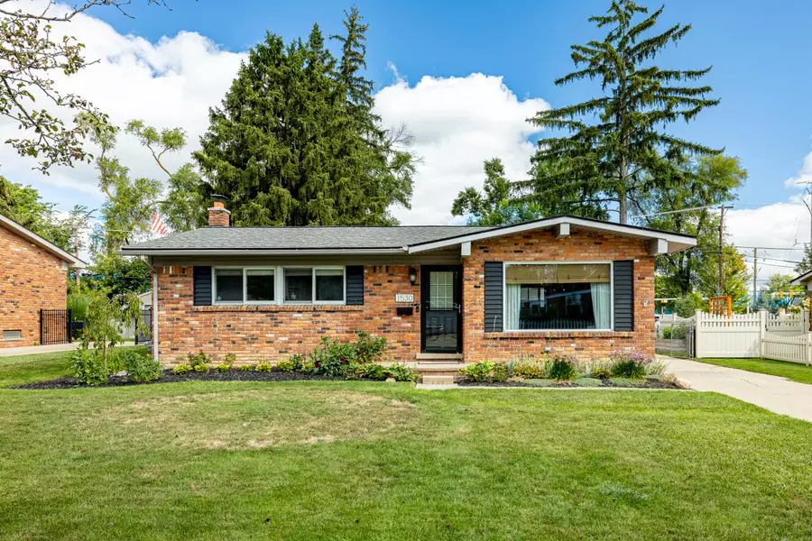 1530 Nantucket Road, Plymouth, MI 48170