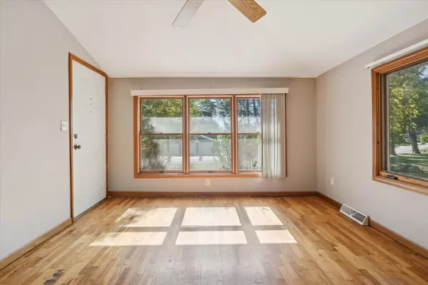 Edwardsburg, MI 49112,23684 N Shore Drive