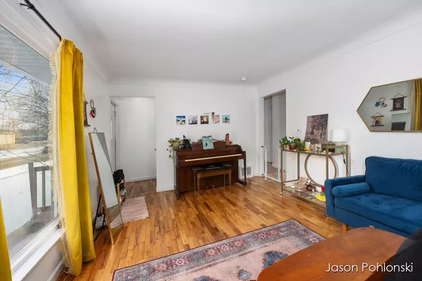 Grand Rapids, MI 49507,720 Dickinson SE Street