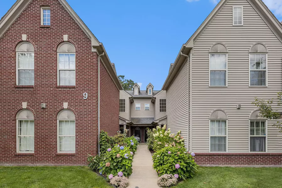1097 Addington Lane, Ann Arbor, MI 48108
