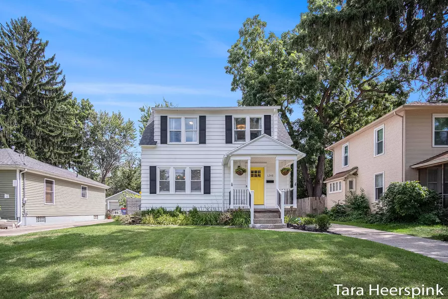 1240 Edith NE Avenue, Grand Rapids, MI 49505