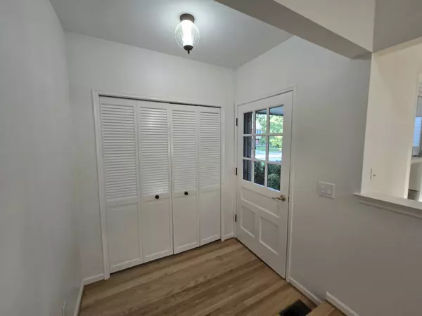 Ann Arbor, MI 48105,3304 Alton Court
