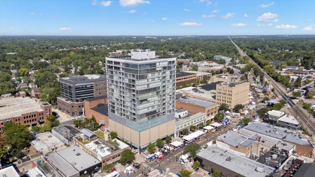 432 S Washington Avenue #702, Royal Oak, MI 48067