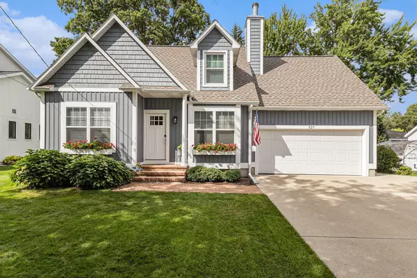 Spring Lake, MI 49456,527 River Street