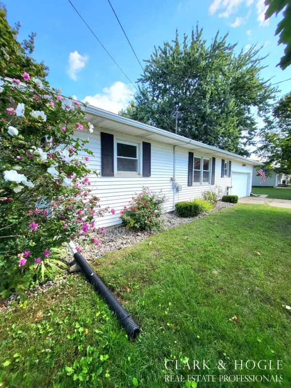 St. Johns, MI 48879,709 S Kibbee Street