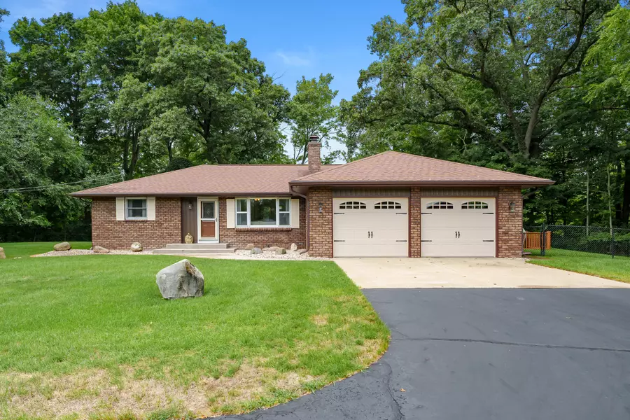 10144 Paw Paw Lake Drive, Mattawan, MI 49071