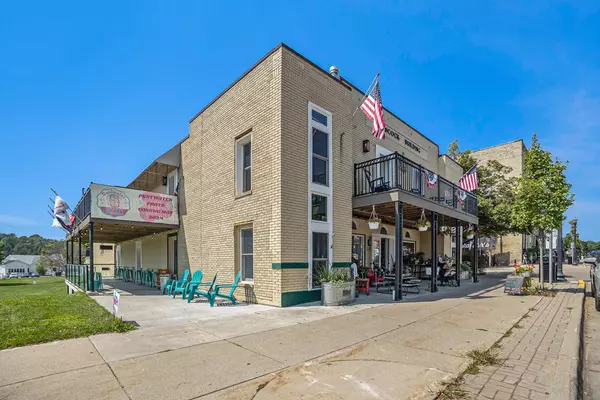 Pentwater, MI 49449,215 S Hancock Street #2 F