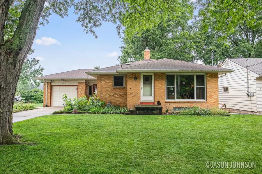 6753 Buchanan SW Avenue, Grand Rapids, MI 49548