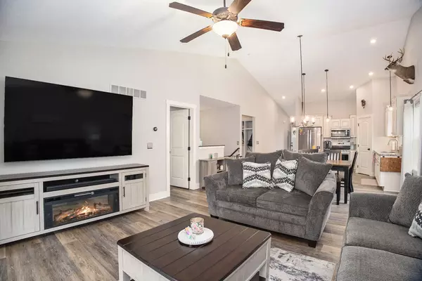 Holland, MI 49424,2992 Raspberry Lane