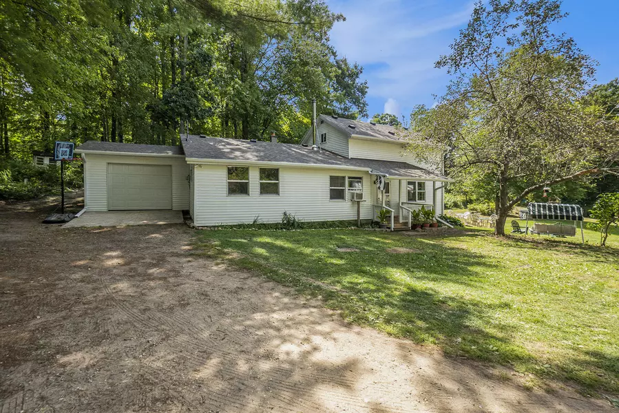 632 E Jackson Street, White Cloud, MI 49349