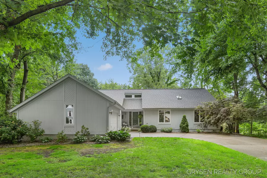 4485 Chateau W Drive, Hudsonville, MI 49426