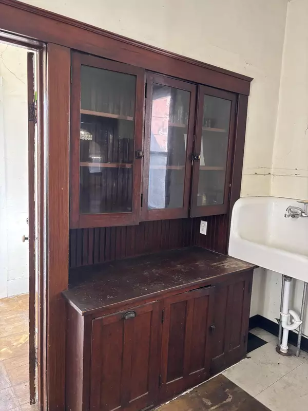 Manistee, MI 49660,810 Vine Street