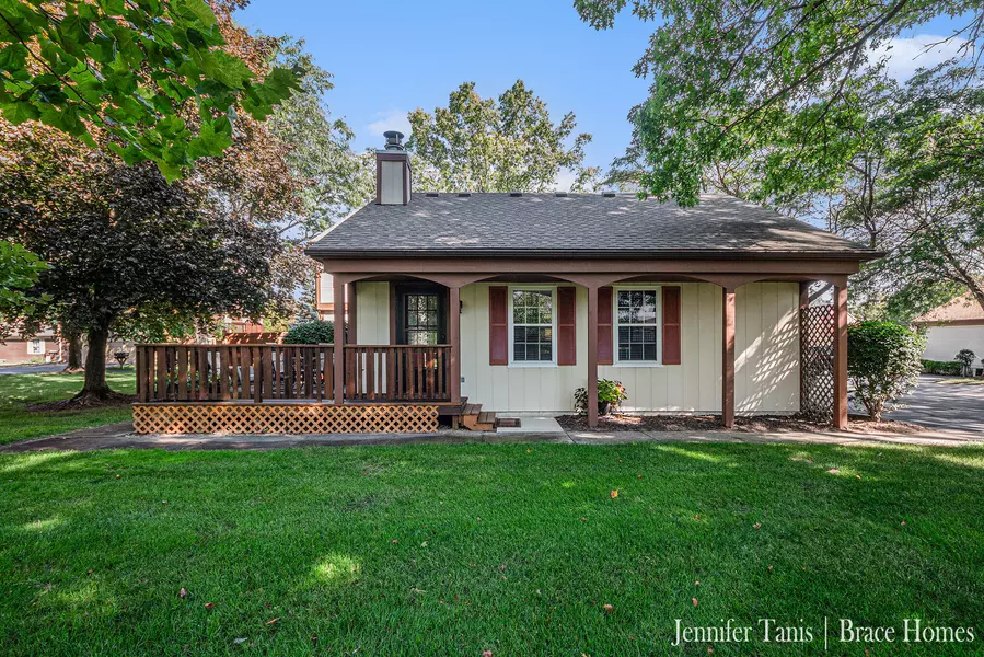 3569 Whispering Brook SE Drive #33, Grand Rapids, MI 49508