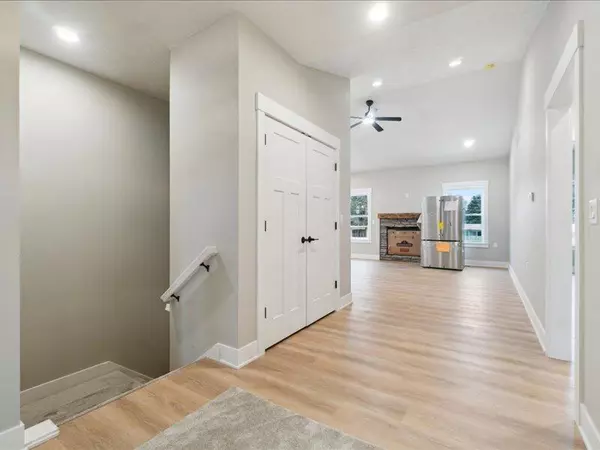 East Lansing, MI 48823,5966 E Sleepy Hollow Lane