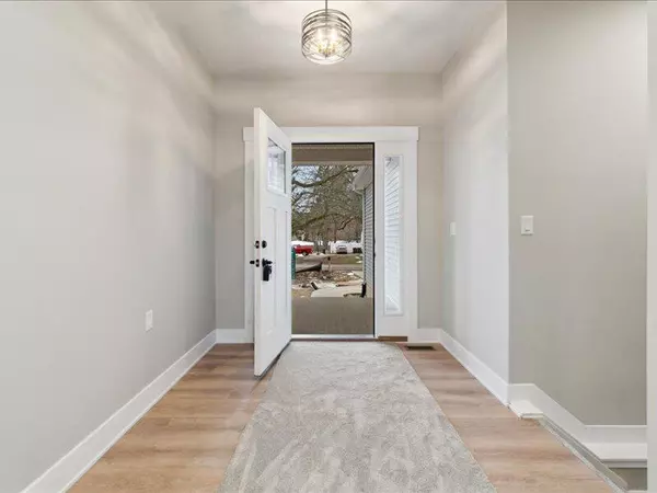 East Lansing, MI 48823,5966 E Sleepy Hollow Lane