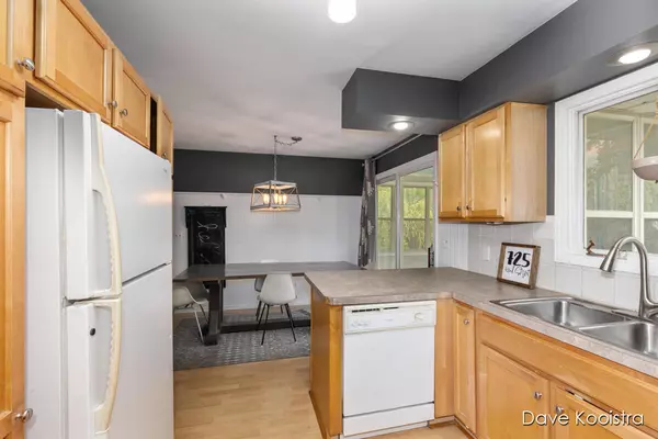 Kentwood, MI 49548,725 52nd SE Street