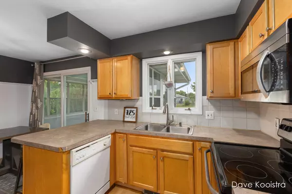 Kentwood, MI 49548,725 52nd SE Street