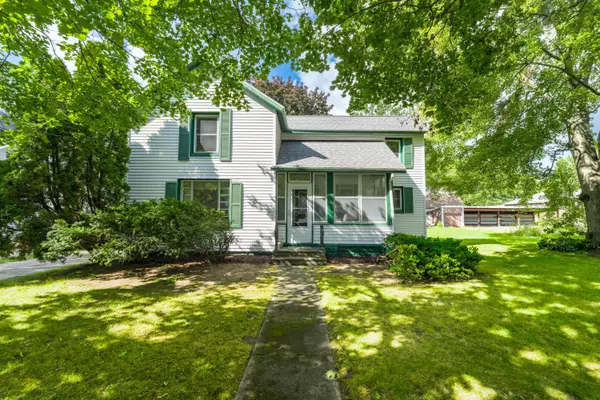 216 W Chart Street, Plainwell, MI 49080