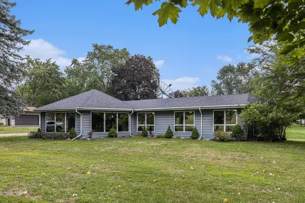 Greenville, MI 48838,932 S Marvel Drive