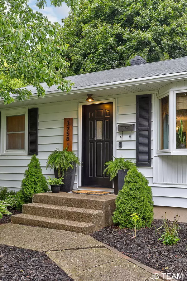 Wyoming, MI 49519,3758 Collingwood SW Avenue