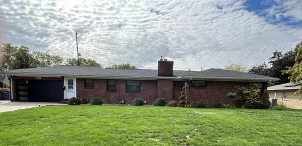 1930 Lake Michigan NW Drive, Grand Rapids, MI 49504