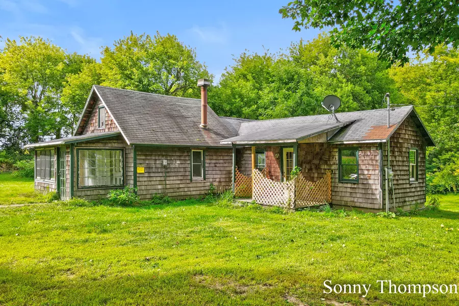 10151 Button Road, Belding, MI 48809