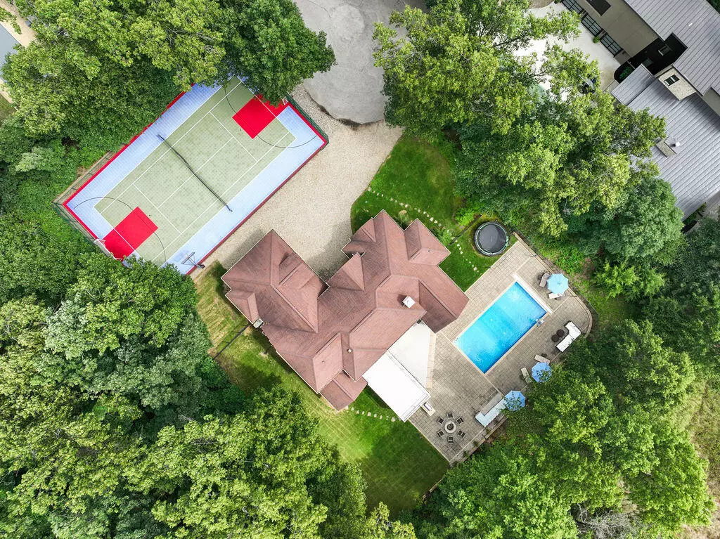 New Buffalo, MI 49117,51323 Erich Lane