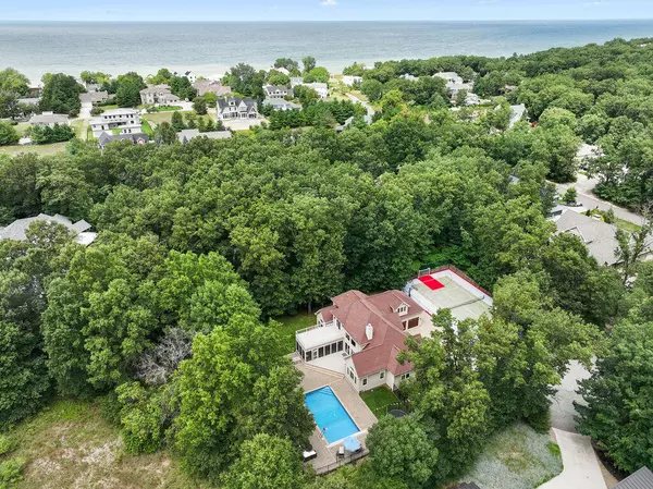 New Buffalo, MI 49117,51323 Erich Lane