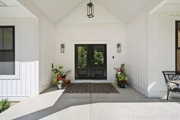 West Olive, MI 49460,16557 Sheldon Sands Court