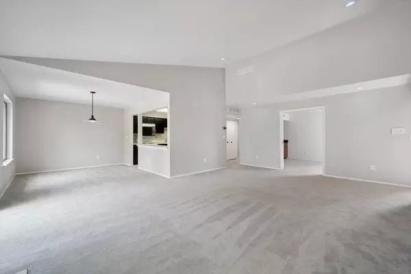 West Bloomfield, MI 48322,7486 N Brynmawr Court