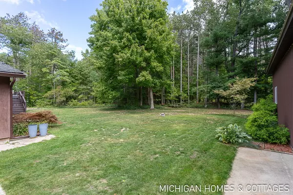 Holland, MI 49424,4040 Estate Drive