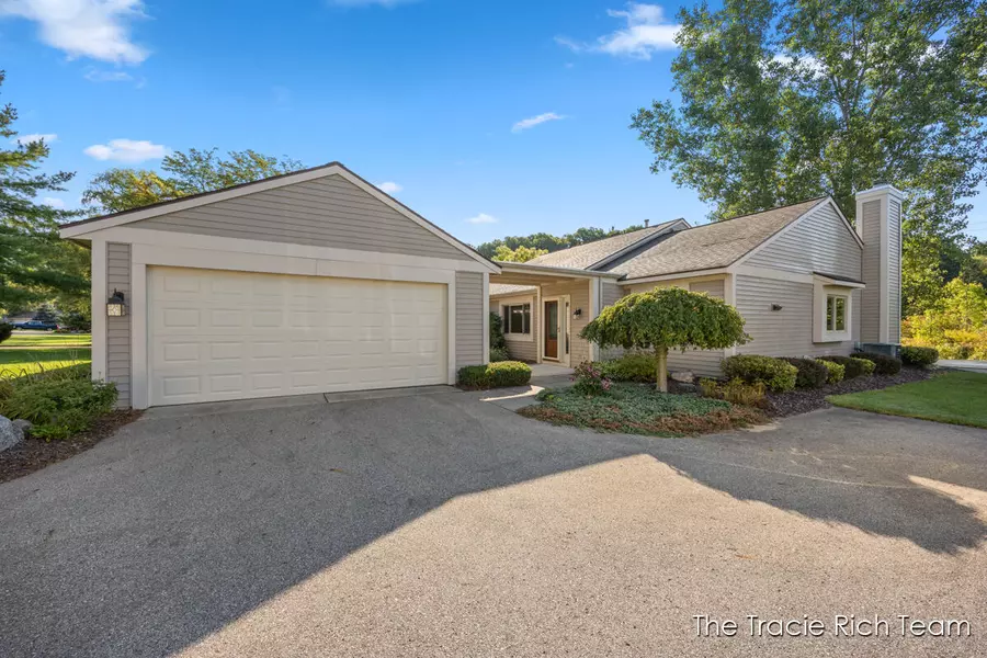 4286 Millpond NE Drive, Rockford, MI 49341