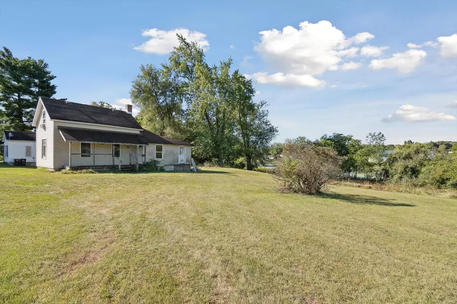 154 W Saint Joe Street, Hillsdale, MI 49242