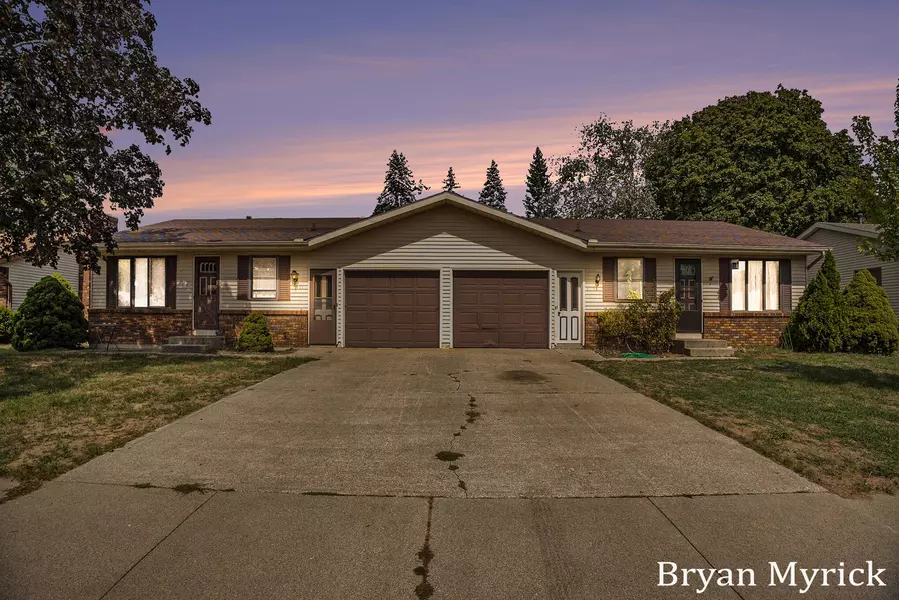 469 W 30th Street, Holland, MI 49423