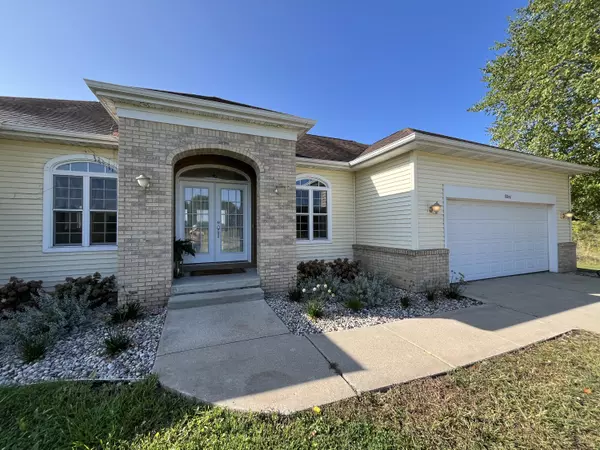 Ada, MI 49301,8866 Cascade SE Road