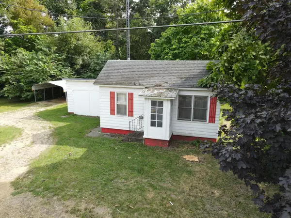 Lawton, MI 49065,523 White Oak Road