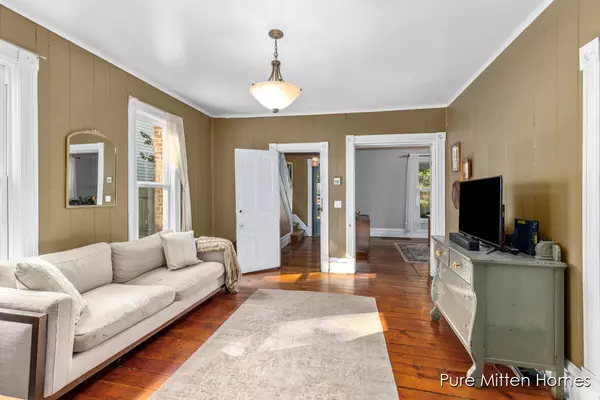 Grand Rapids, MI 49506,1032 Baldwin SE Street