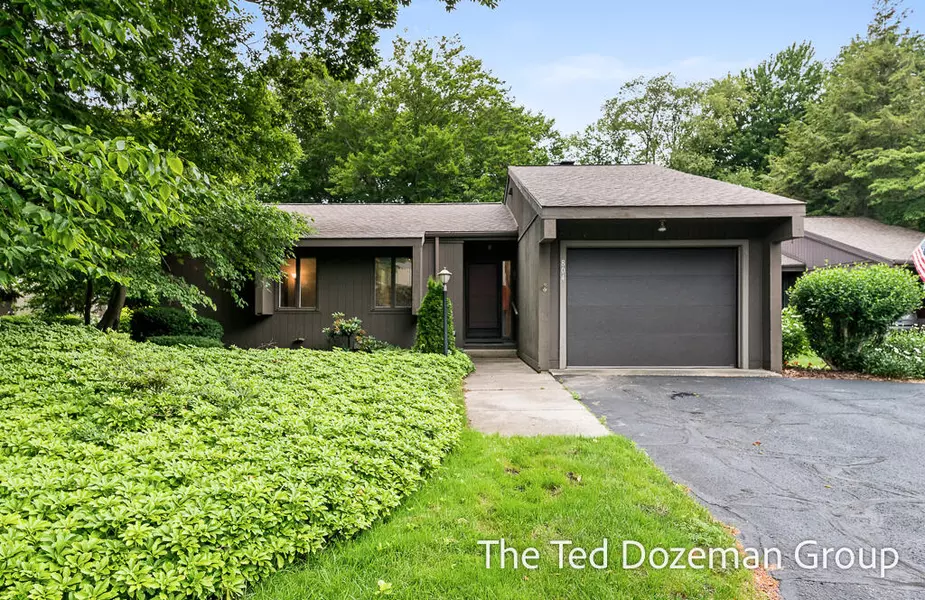 804 Brook Village Drive, Holland, MI 49423