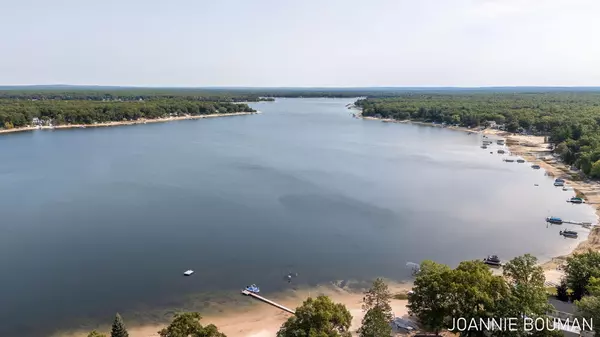 Baldwin, MI 49304,8286 W Pine Grove Beach Drive