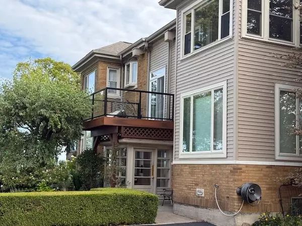 St. Joseph, MI 49085,1418 Lake Boulevard #1