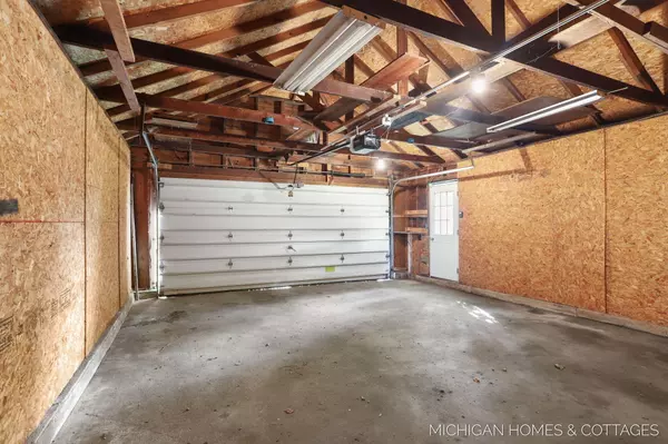 Zeeland, MI 49464,9561 96th Avenue