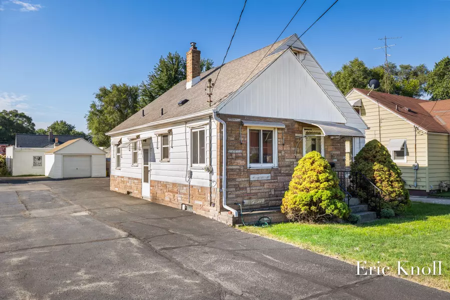 32 Oneida SW Street, Wyoming, MI 49548