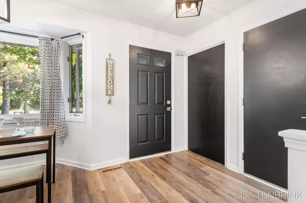 Grand Rapids, MI 49534,927 Ironwood NW Circle